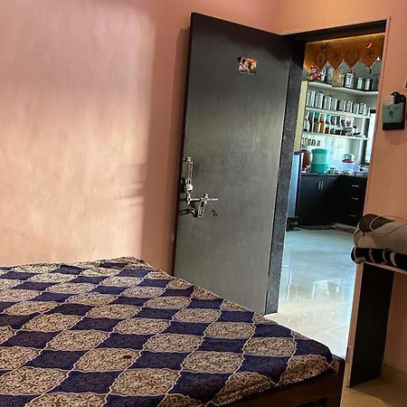 Dwarka Home Stay 2 Only Family Exteriör bild