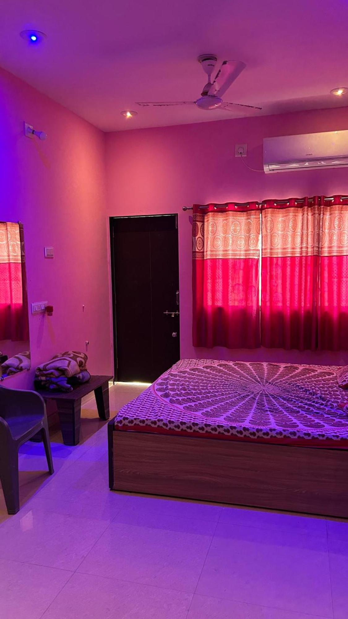 Dwarka Home Stay 2 Only Family Exteriör bild